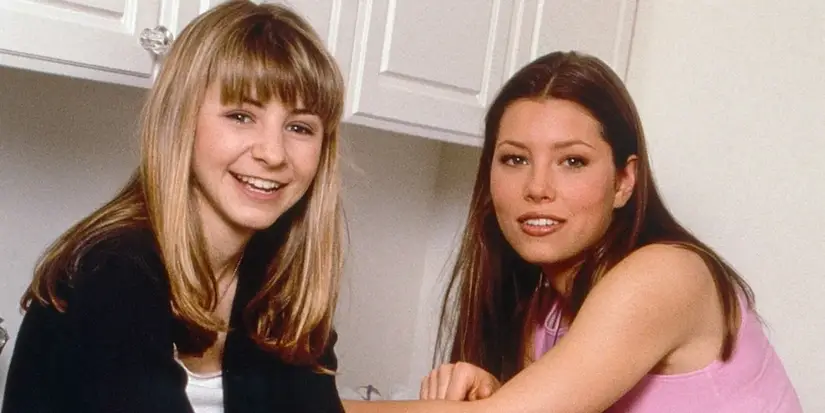 7th Heaven Beverley Mitchell and Jessica Biel